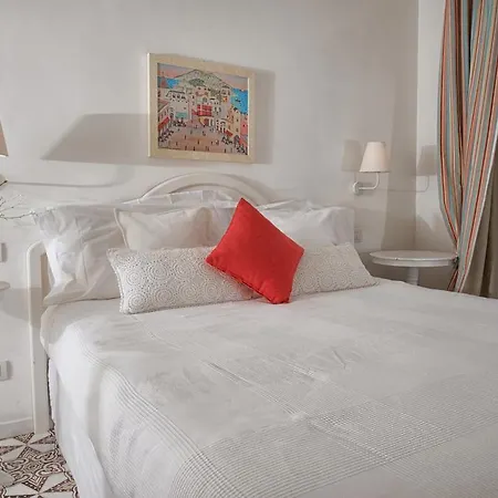 アフィッタカメレ ドルチェ ヴィータ 4*